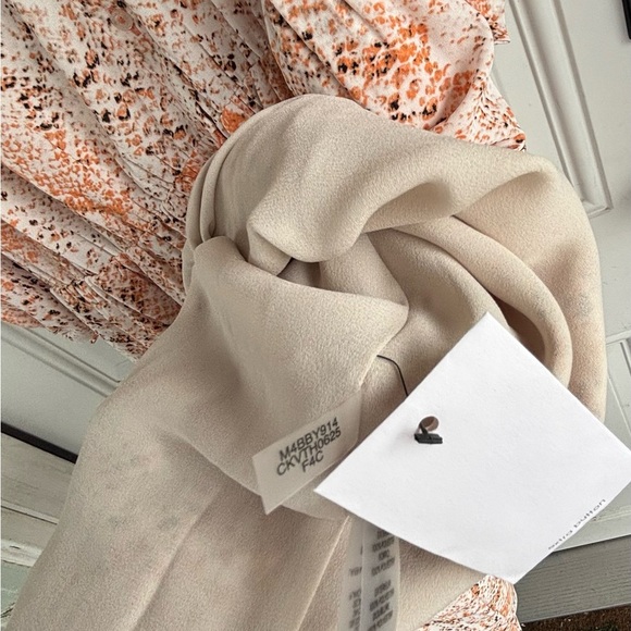 Calvin Klein Orange and Brown Casual Sundress with Dolman Sleeves - Picture 6 of 10